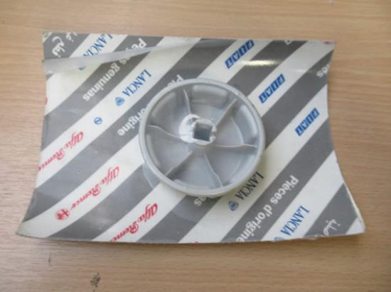 184218962 Afdekknop armsteun voorzijde