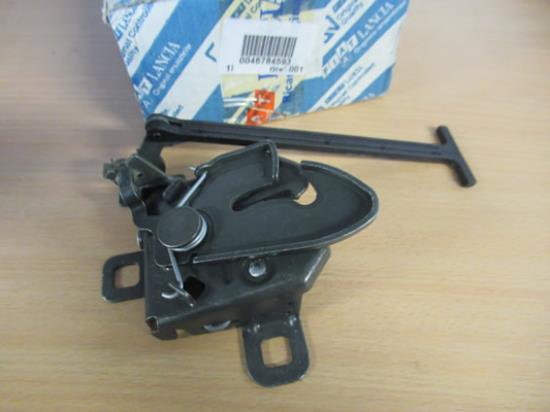 46784593 Slot motorkap