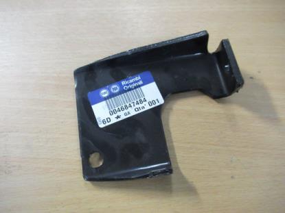 46847484 Beugel rechterzijde