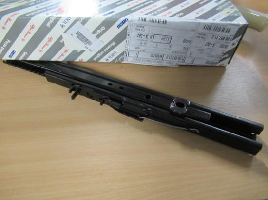 46993743 Stoelgeleiding linker voorzijde