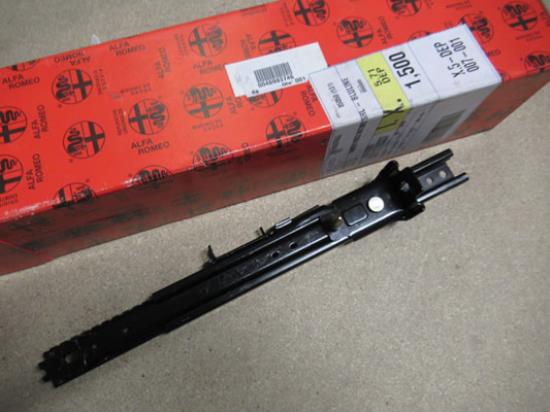 46993746 Stoelgeleiding linker voorzijde