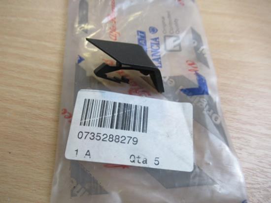 735288279 Plug linkerzijde