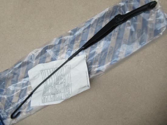 735364996 Ruitenwisserarm rechterzijde