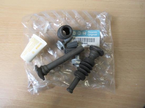 77364641 Remmenkit voorzijde