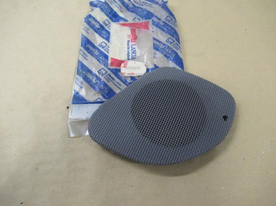 182886660 Speakerkap rechterzijde