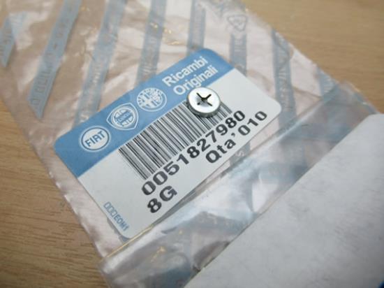 51827980 Plug voorbumper Diam 2