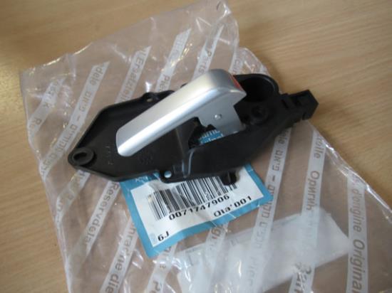 71747906 Deurgreep rechterzijde