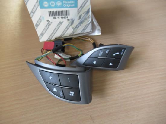 71748633 Stuurwielbediening 8 functies