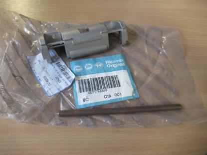 71748839 Beugel middenconsole