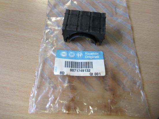 71749132 Stabilisatorstang rubber voorzijde