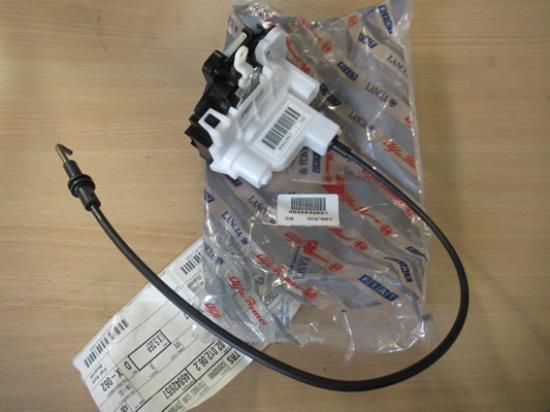 46842657 Slot deur rechter voorzijde