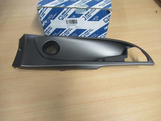 735346202 Sierstuk deur rechter voorzijde