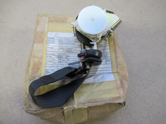 735348317 Veiligheidsgordel rechterzijde