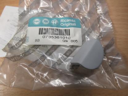 735361010 Plug dakrails