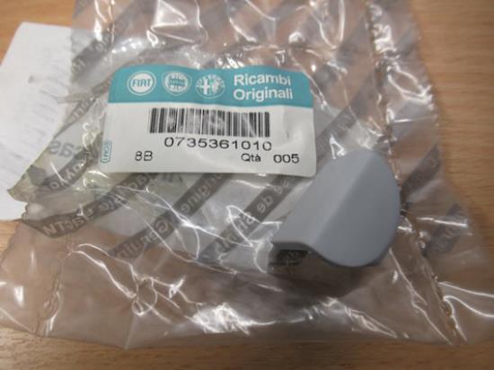 735361010 Plug dakrails