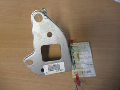 82470722 Beugel achtervering links