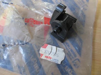 82472996 Klem motorkapstok