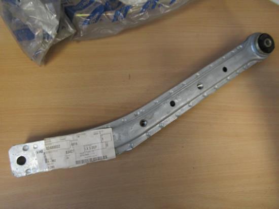 82480032 Trekstang vering linksachter