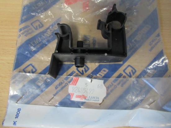 82485499 Klem motorkapstok