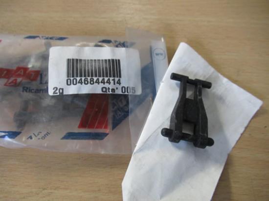 46844414 Scharnier tankklep