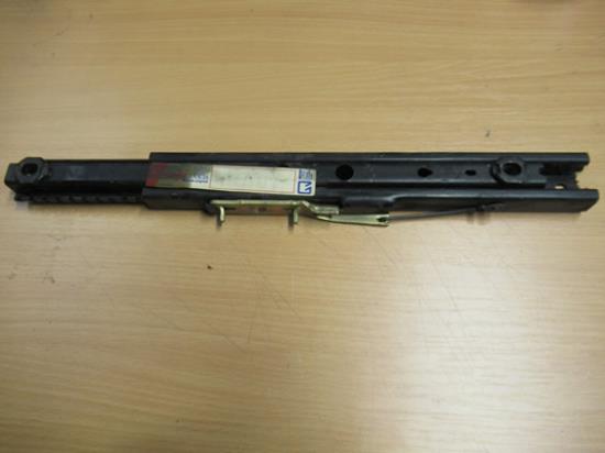 7676339 Stoelgeleiding linker voorzijde