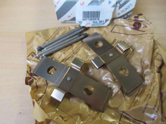 77362678 Remmenkit voorzijde