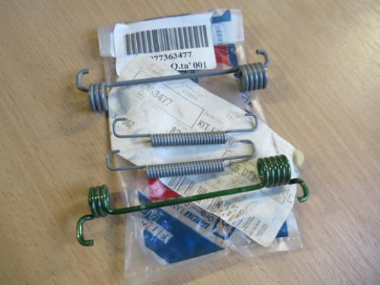 77363477 Remmenkit veertjes achterzijde