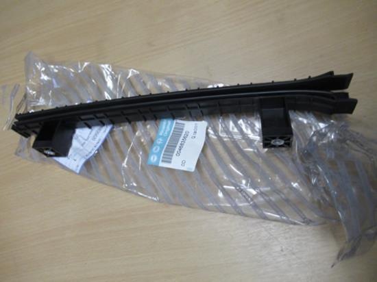 46835620 Raamgeleider linkerzijde