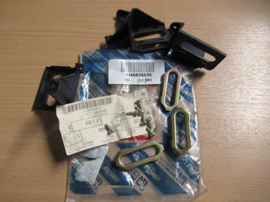 46838535 Fixkit koplamp rechterzijde