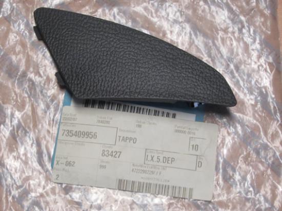 735409956 Plug dashboard linkerzijde