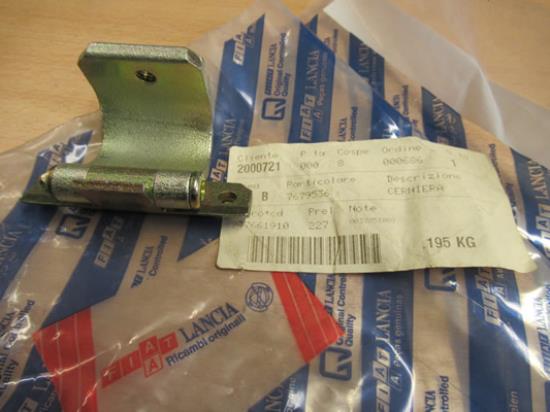 7679536 Scharnier rechts achterklep