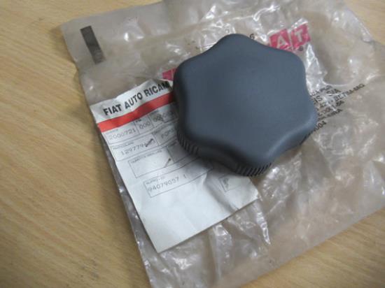 129779633 Draaiknop stoel voorzijde