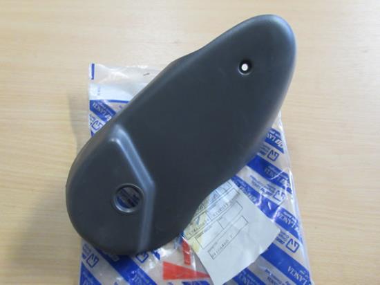 174628674 Sierstuk stoel linker voorzijde