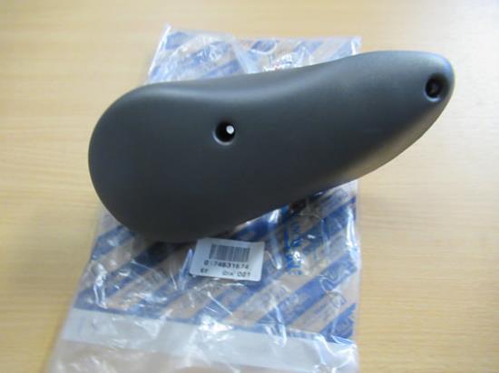 174631674 Voorstoel sierstuk linkerzijde