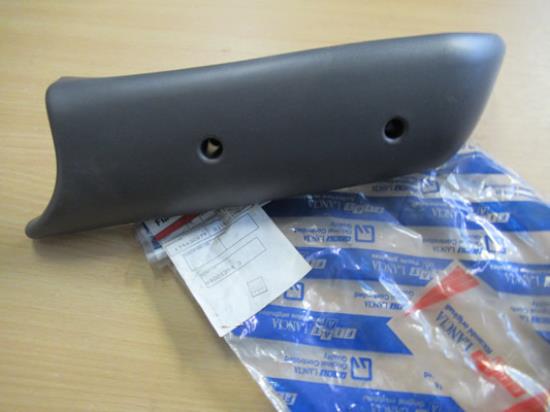 174632674 Sierstuk stoel rechter voorzijde