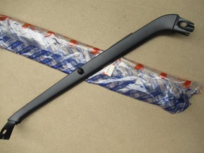 176351080 Sierstuk achterruit links