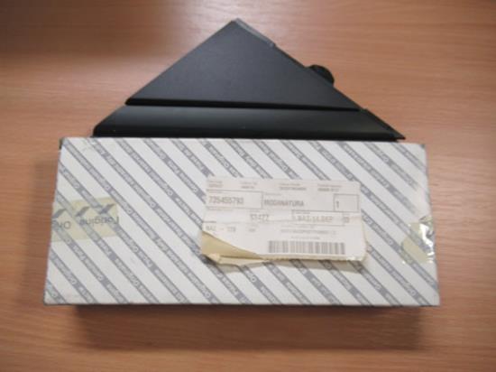 735455793 Sierstuk linkerzijde