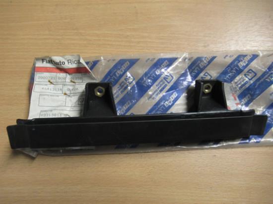 46413114 Geleiding ruit linksvoor