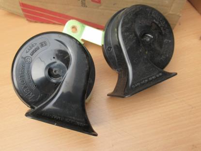 46515588 Claxon met beugel