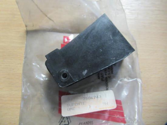 7586743 Beugel radiateur