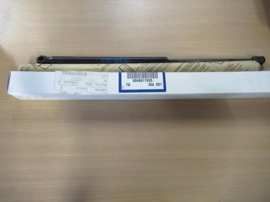 46817935 Gasveer achterklep lengte: 480mm 420N