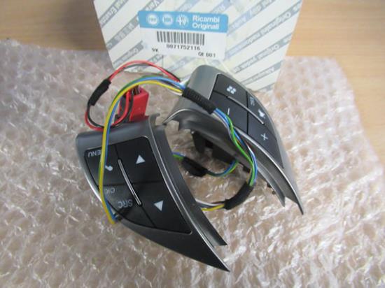 71752116 Stuurwielbediening 8 functies inclusief Blue en Me