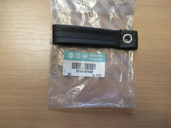 735467048 Greep achterklep