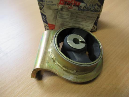 7578961 Motorsteun linkerzijde