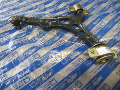 7601062 Draagarm voorzijde rechts