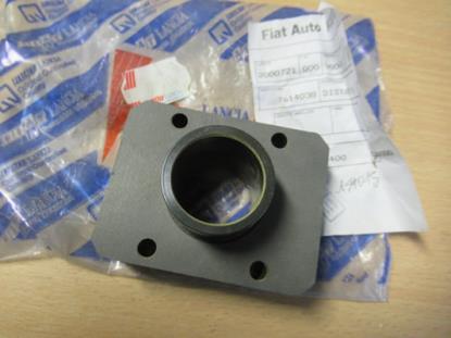 7614038 Afstandstuk op spruitstuk