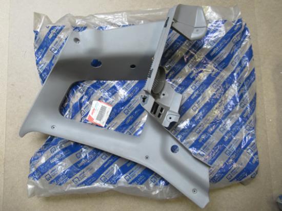 182566060 Sierstuk hoedenplank rechts