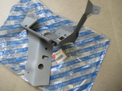 182595360 Sierstuk hoedenplank rechterzijde