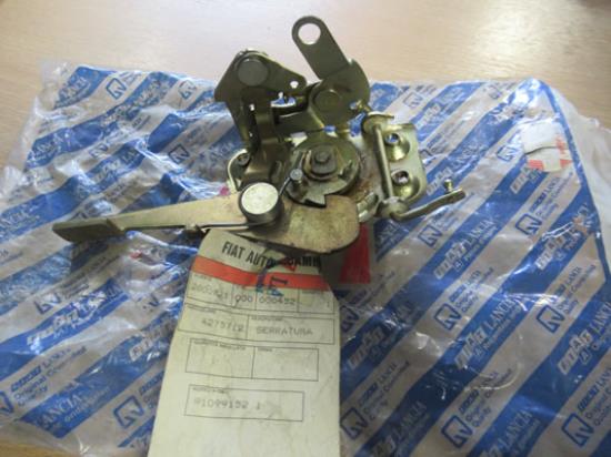 4275712 Deurslot rechter voorzijde