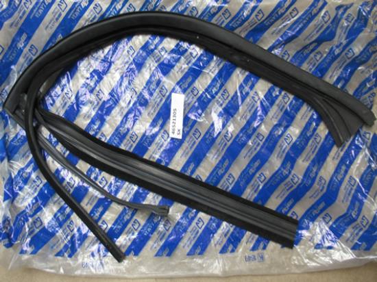 46521305 Profielrubber linker achterzijde